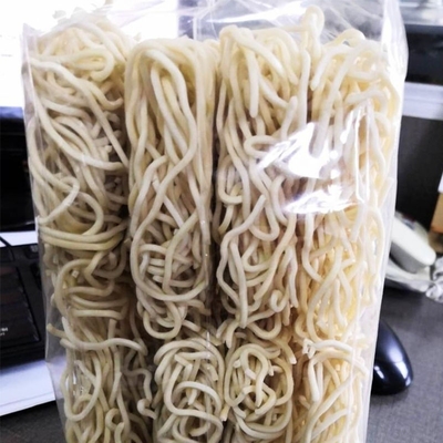 500G Ανακατέψτε τηγανητά νουντλς OEM σιταρόλευρο ομαλό μαστούκι γρήγορο μαγείρεμα άμεσα νουντλς